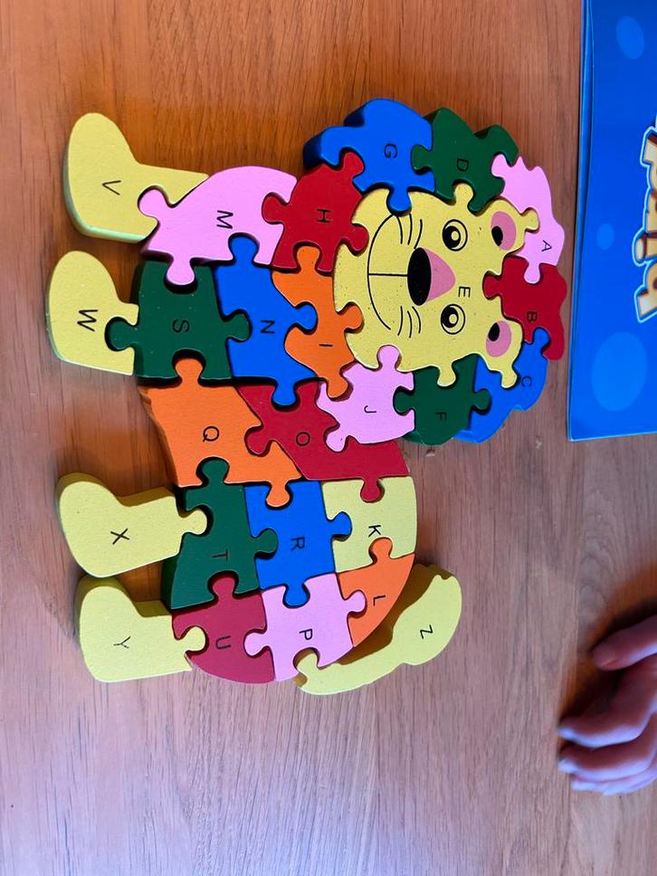 Houten Puzzel Leeuw met Letters, Kinderen en Baby's, Speelgoed | Kinderpuzzels, Zo goed als nieuw, 2 tot 4 jaar, Meer dan 50 stukjes