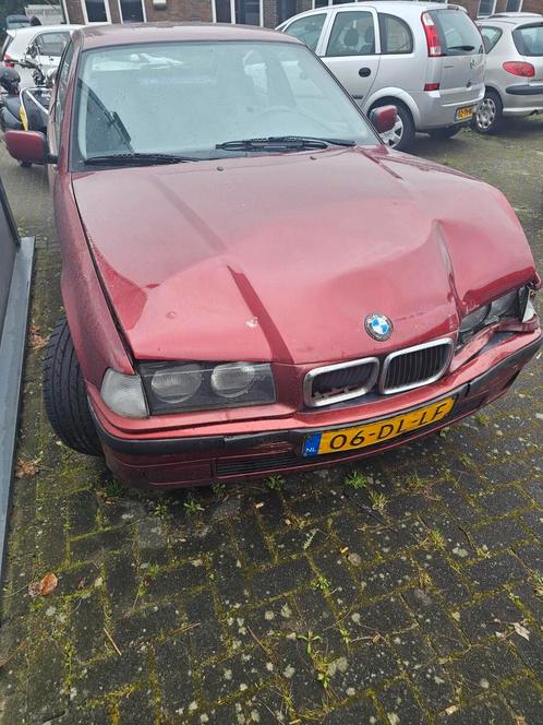 BMW 3-Serie (e90) 1.9 I 316 Compact 1999 Rood, Auto's, BMW, Particulier, Benzine, Hatchback, Handgeschakeld, Origineel Nederlands