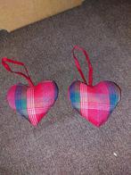 2 kleine stoffen hartjes, Ophalen of Verzenden, Gebruikt