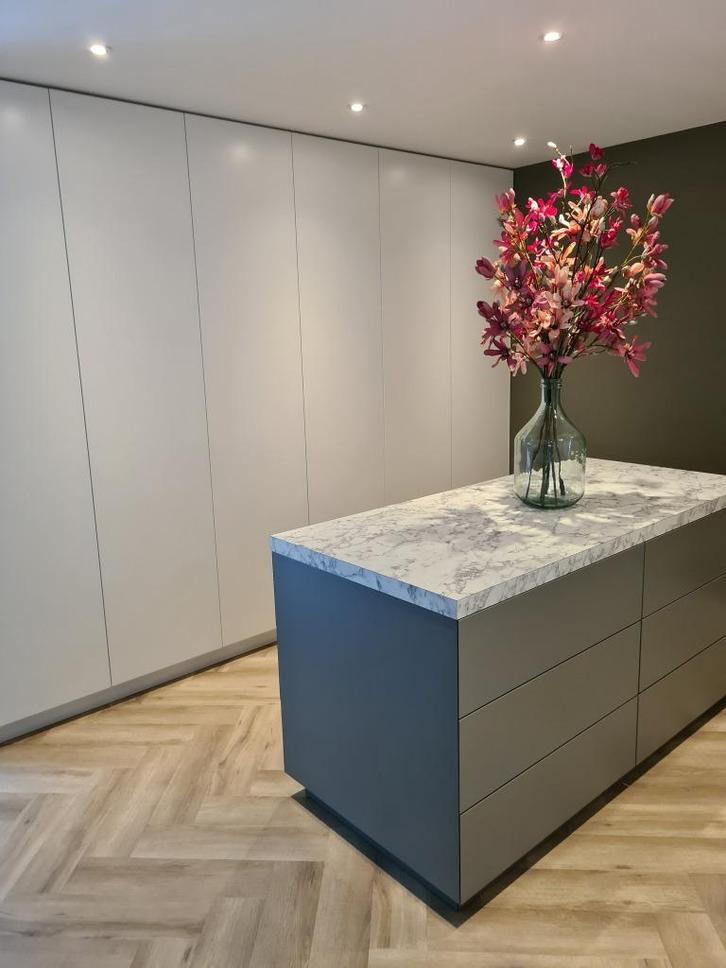 Kledingkast op maat, Huis en Inrichting, Kasten | Kledingkasten, Nieuw, 200 cm of meer, 50 tot 75 cm, Met lade(s), Met deur(en)