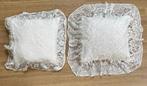 2 kussens met kanten kussenhoes, Huis en Inrichting, Ophalen of Verzenden, Zo goed als nieuw, Overige kleuren, Vierkant