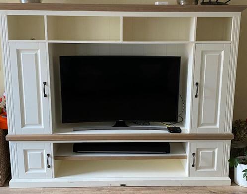 Richmond tv meubel ongeveer 2.05 m breed x 1.60m hoog, Huis en Inrichting, Kasten | Televisiemeubels, Gebruikt, 150 tot 200 cm