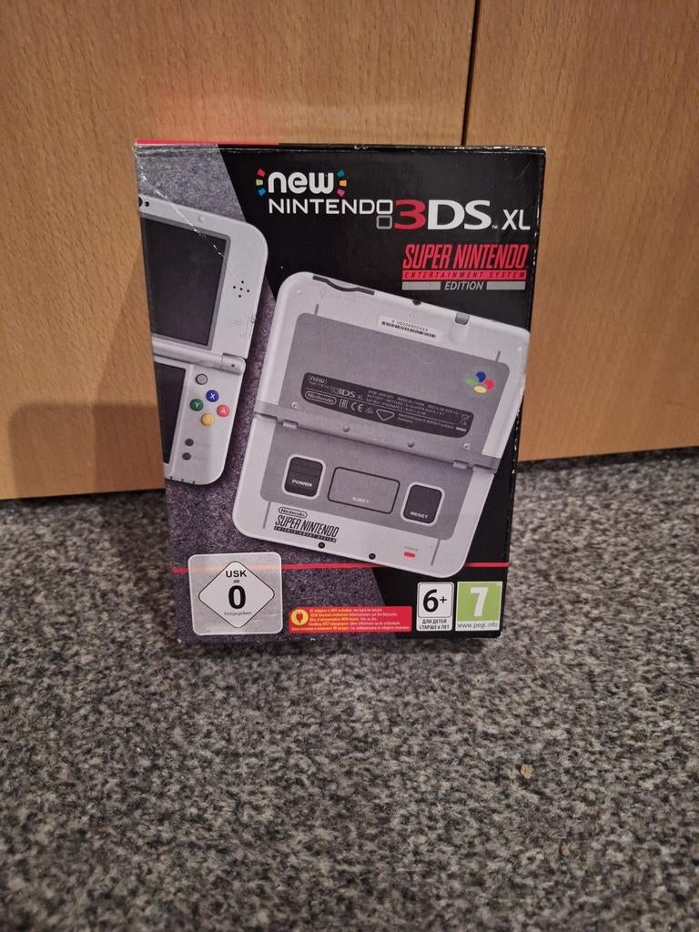 New 3ds xl SNES editie zo goed als nieuw, Spelcomputers en Games, Spelcomputers | Nintendo 2DS en 3DS, Ophalen of Verzenden