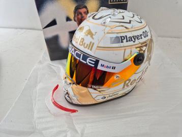 max verstappen 1:2 world champion helm 2024 redbull nieuw beschikbaar voor biedingen