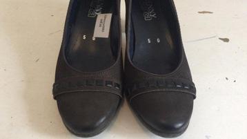 Ara pumps maat 38, nette staat beschikbaar voor biedingen