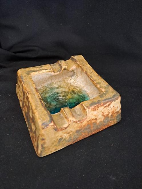 Vintage studio pottery Ashtray with glass inlay interior. 15, Antiek en Kunst, Antiek | Keramiek en Aardewerk, Ophalen of Verzenden