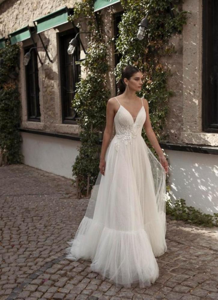 Bohemian trouwjurk met dunne bandjes maat 38, Kleding | Dames, Trouwkleding en Trouwaccessoires, Zo goed als nieuw, Trouwjurk