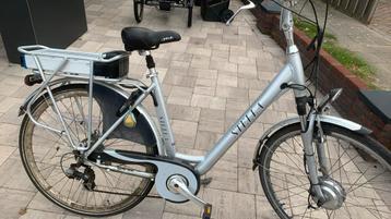 Damesfiets als stationfiets beschikbaar voor biedingen