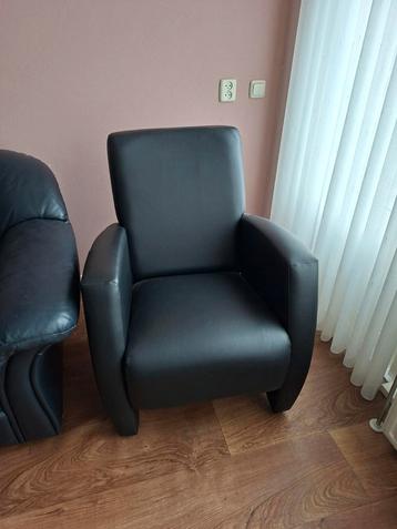 Zwarte leren fauteuil - 72x92x70cm beschikbaar voor biedingen