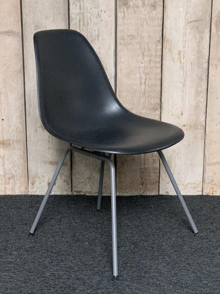 Vitra Eames DSX design stoel antraciet, Huis en Inrichting, Stoelen, Gebruikt, Vier, Kunststof, Metaal, Grijs, Ophalen of Verzenden