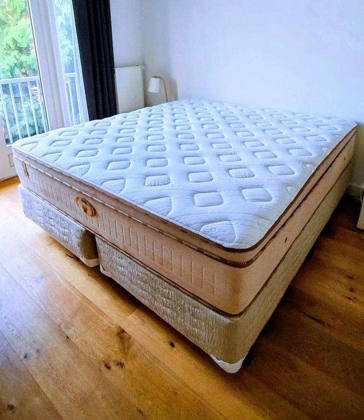 Bed Simmons 180x200 (Mattress & Bed Base), Huis en Inrichting, Slaapkamer | Bedden, Zo goed als nieuw, Tweepersoons, 180 cm, 200 cm