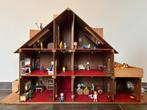 Zelfgemaakt PLAYMOBIL poppenhuis met lift en meubels, Ophalen, Gebruikt, Poppenhuis