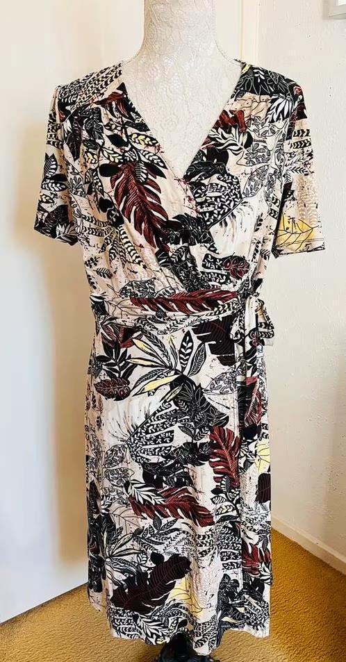 Tramontana overslagmodel jurk maat 40[v], Kleding | Dames, Jurken, Zo goed als nieuw, Maat 38/40 (M), Overige kleuren, Onder de knie