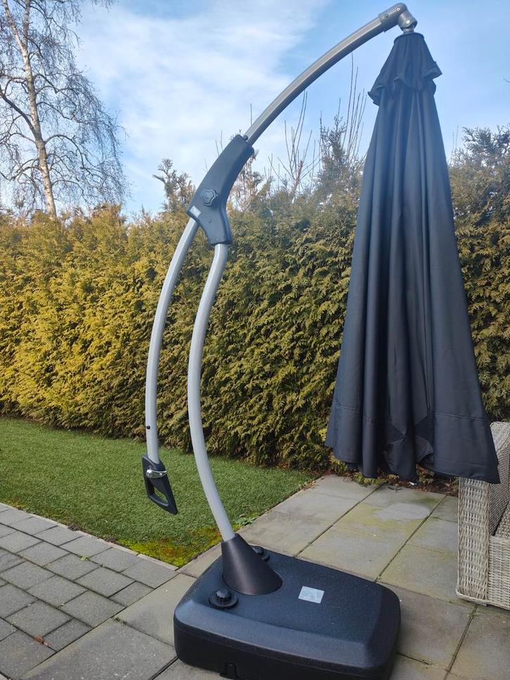 Tuin parasol, Tuin en Terras, Parasols, Zo goed als nieuw, Zweefparasol, Ophalen