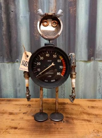 Robot gemaakt van auto onderdelen - metal art - upcycling beschikbaar voor biedingen
