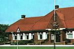 805626	st Anna Parochie	Friesland	Gemeentehuis	Gelopen met p, Verzamelen, Ansichtkaarten | Nederland, Ophalen of Verzenden, Gelopen