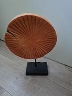 Mooie houten ornament op voet, Ophalen, Zo goed als nieuw