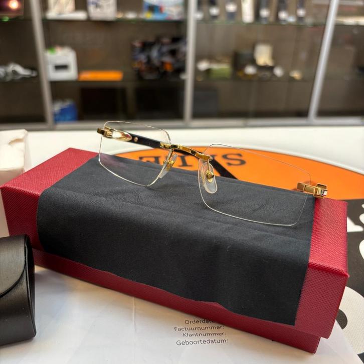 cartier ct04530 Buffelhoorn in absolute nieuwstaat met factu, Sieraden, Tassen en Uiterlijk, Zonnebrillen en Brillen | Heren, Zo goed als nieuw