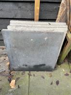 Gratis 4 grijze terrastegels 60 x 60, Gebruikt, Ophalen of Verzenden, Minder dan 5 m², Beton