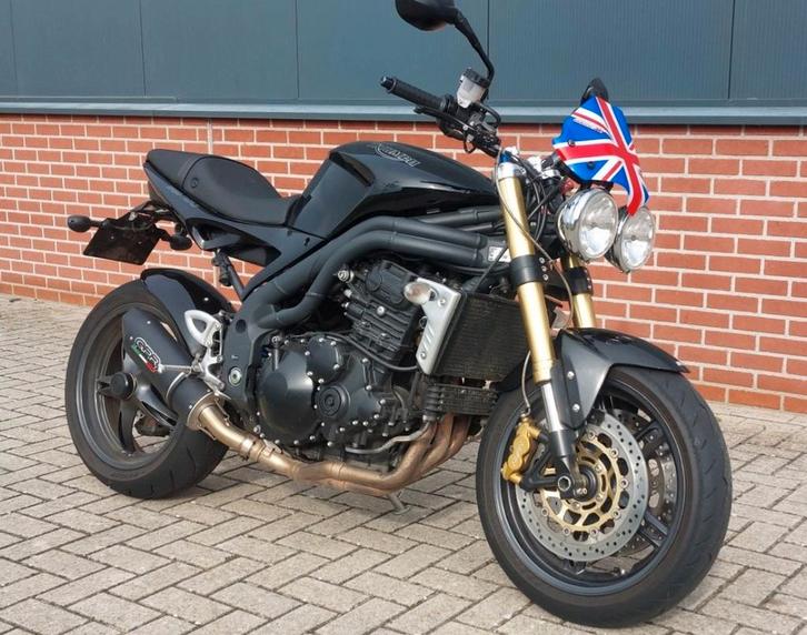 TRIUMPH SPEED TRIPLE 1050 3299€ ! rijdt prima , inruil, Motoren, Motoren | Triumph, Bedrijf, Naked bike, meer dan 35 kW, 3 cilinders