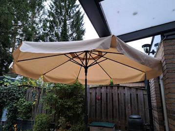 Parasol MADISON 300cm. ZGAN beschikbaar voor biedingen