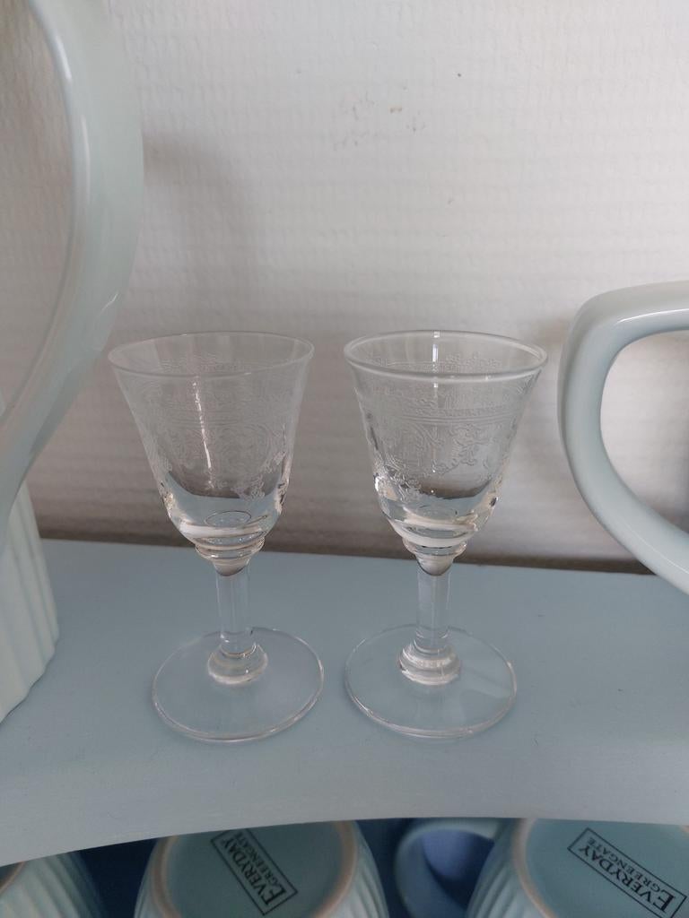 Antieke kristallen borrelglaasjes, gegraveerd, Antiek en Kunst, Antiek | Glas en Kristal, Ophalen of Verzenden