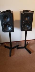 2x Mackie HR824 MK1 studiomonitor + standaard, Overige merken, Front, Rear of Stereo speakers, Zo goed als nieuw, 120 watt of meer