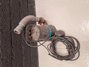 Gardena dompelpomp. Zo goed als nieuw. beschikbaar voor biedingen