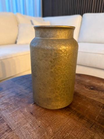 Gouden Vaas beschikbaar voor biedingen