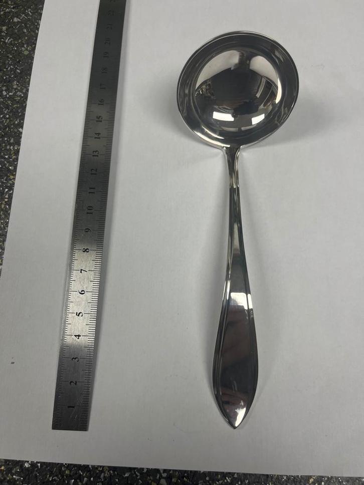 Keltum Kempen Begeer sauslepel puntfilet ongebruikt, Antiek en Kunst, Antiek | Bestek, Ophalen of Verzenden