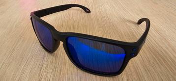 oakley holbrook met donker blauwe glazen zgan
deze glazen he beschikbaar voor biedingen