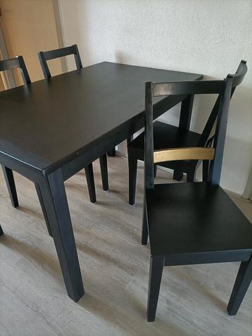 Eettafel met 4 stoelen Ikea zwart/goud beschikbaar voor biedingen