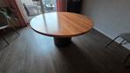 Mooie ronde houten eettafel met brede ronde zwarte poot, Ophalen, Rond, Zo goed als nieuw, Vijf personen of meer