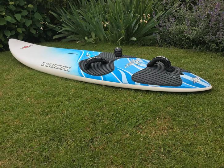 Naish Enduro 105 Surfplank, Watersport en Boten, Windsurfen, Gebruikt, Plank, 250 tot 300 cm, Met vin(nen), Ophalen