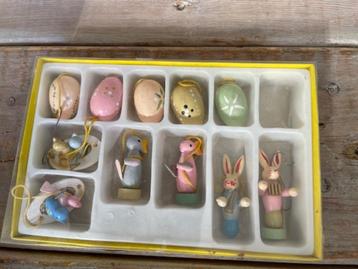 Vintage gekleurde houten paasfiguurtjes. Nieuw / in doos.    beschikbaar voor biedingen