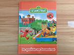 Boek sesamstraat de speeltuin van sesamstraat, Ophalen of Verzenden, Zo goed als nieuw