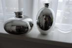 Twee nieuwe zilverkleurige vazen, Minder dan 50 cm, Nieuw, Steen, Ophalen of Verzenden
