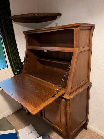 Eiken bureau secretaires  beschikbaar voor biedingen
