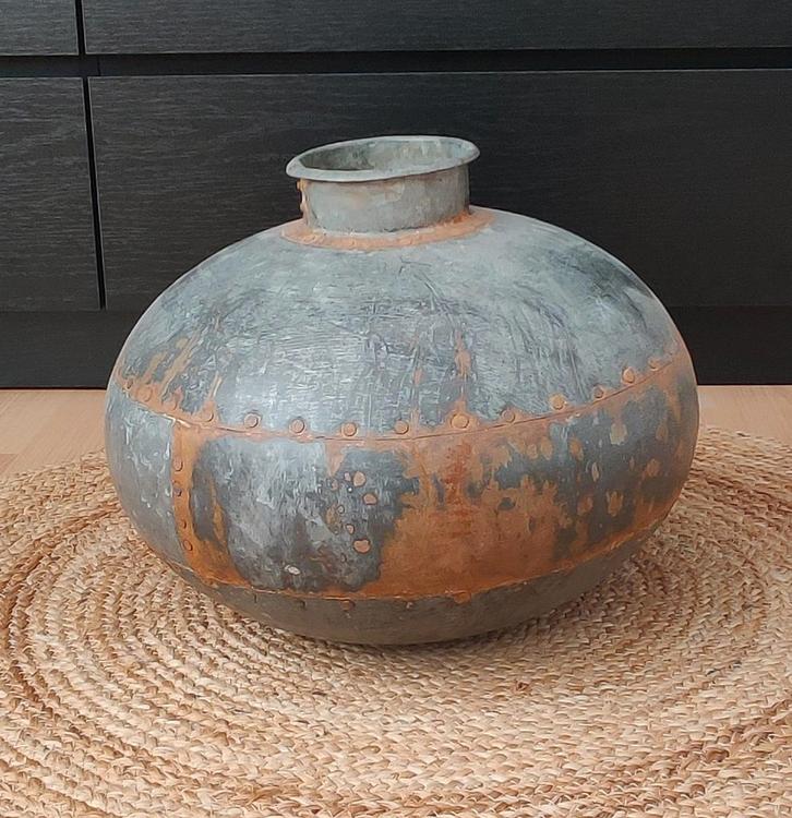 Stoere ijzeren vaas - 40x29cm, Huis en Inrichting, Woonaccessoires | Vazen, Gebruikt, Overige kleuren, Minder dan 50 cm, Overige materialen