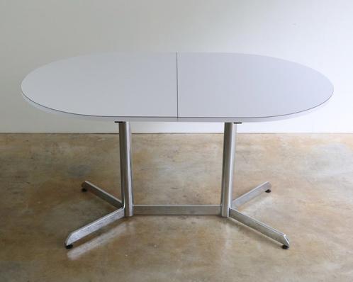 Vintage uitschuifbare eettafel uit 1974, Huis en Inrichting, Tafels | Eettafels, Gebruikt, 150 tot 200 cm, 50 tot 100 cm, Vijf personen of meer