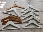 10 (wit) houten kledinghangers (kind/baby), Ophalen of Verzenden, Gebruikt, Jongen of Meisje