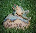 Beeld leuke, liggende, groene Kikker, Welcome, deurstopper, Tuin en Terras, Tuinbeelden, Ophalen of Verzenden, Nieuw, Steen, Dierenbeeld