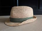 Een rieten hoedje van YAYA met groene band., Kleding | Dames, Hoeden en Petten, Hoed, Zo goed als nieuw, Yaya, One size fits all