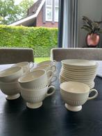 Wedgwood serie Edme, theekop- en schotels room/wit, Huis en Inrichting, Keuken | Servies, Ophalen, Zo goed als nieuw, Wedgwood