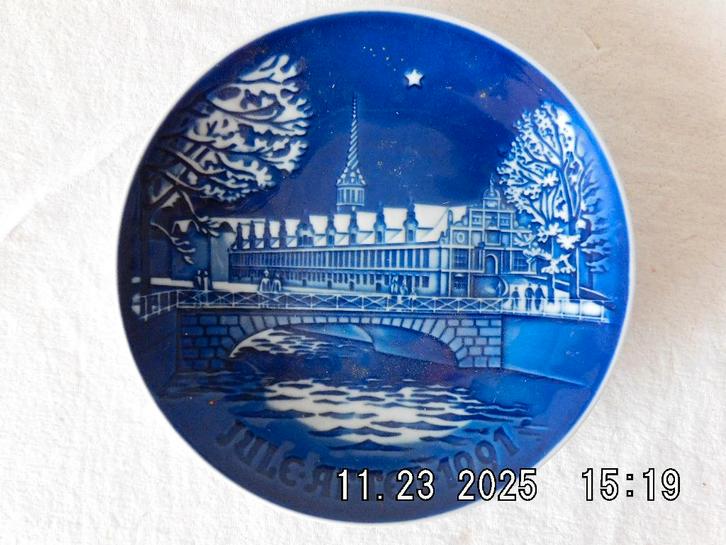 B&G Denmark  Jule After 1991 Christmas Plate “Christmas In G, Huis en Inrichting, Woonaccessoires | Wanddecoraties, Zo goed als nieuw