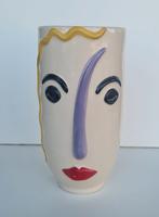 Vaas van keramiek met gezicht, gesigneerd door Ennio Simone, Overige kleuren, Aardewerk of Porselein, Ophalen of Verzenden, Zo goed als nieuw