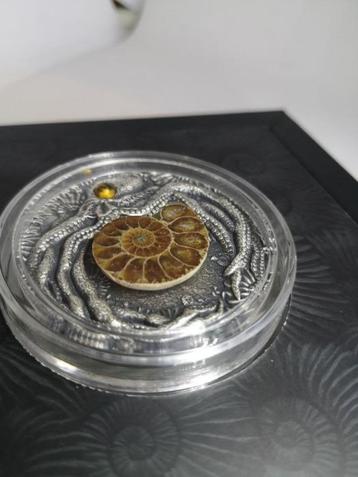 Niue. 5 Dollars 2019 Zilver Ammonite Fossil Amber Antique Fi beschikbaar voor biedingen