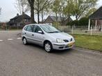 Nissan Almera Tino 1.8 Airco, Trekhaak 129850km. N.A.P 2005, 65 €/maand, Stof, 4 cilinders, Bedrijf