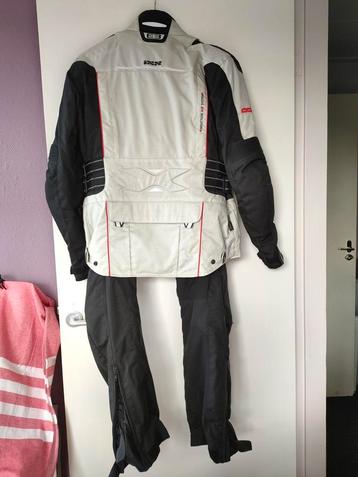 Motor jas en broek maat L. beschikbaar voor biedingen