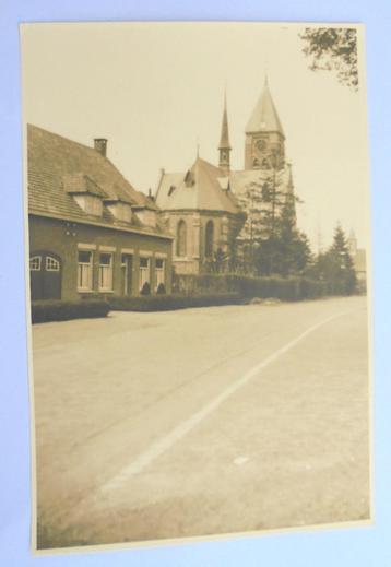 Moederfoto MOLENSCHOT (Gilze Rijen) Schoolstraat met Kerk beschikbaar voor biedingen